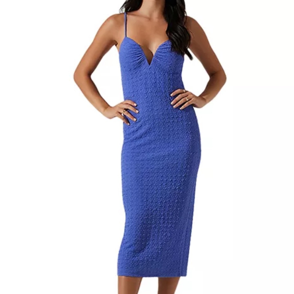 Astr Signy Textured Bodycon Dress